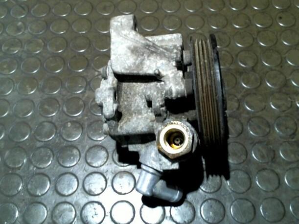 Foto: PUMPE SERVOLENKUNG eines Rover 618