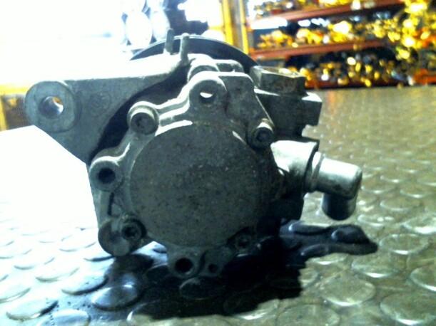 Foto: PUMPE SERVOLENKUNG eines Rover 618