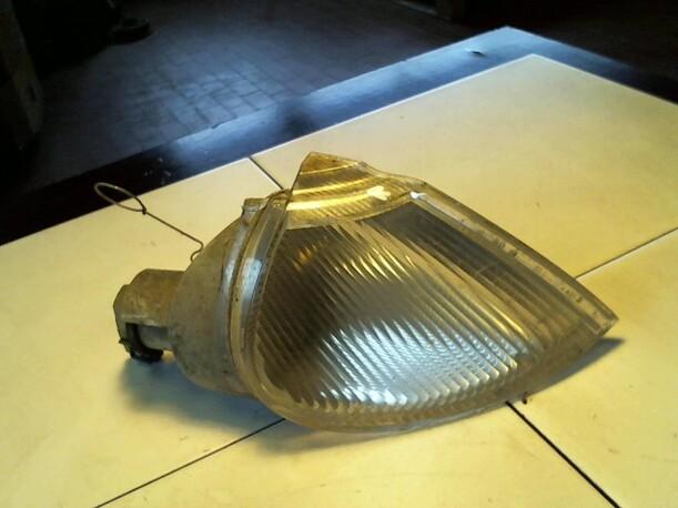 Foto: BLINKER / BLINKLEUCHTE RECHTS eines Renault Laguna Grandtour 1.8