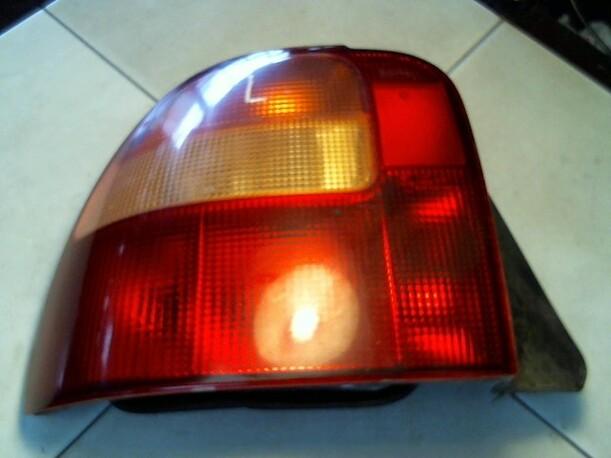 Foto: HECKLEUCHTE / RÜCKLICHT LINKS eines Rover 416 Automatic