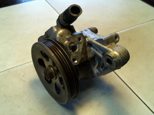 Foto: LENKGETRIEBEPUMPE eines Rover 416 Automatic