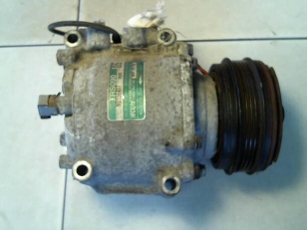 Foto: KOMPRESSOR KLIMAANLAGE eines Rover 416 Automatic
