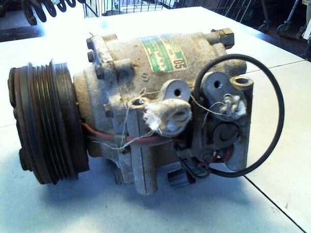 Foto: KOMPRESSOR KLIMAANLAGE eines Rover 416 Automatic