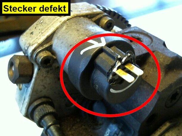 Foto: DIESELEINSPRITZPUMPE/HOCHDRUCKPUMPE eines Renault Laguna Grandtour 2.2 dCi