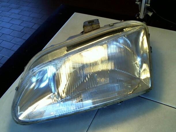 Foto: SCHEINWERFER LINKS eines Renault Megane Scenic 1.6e