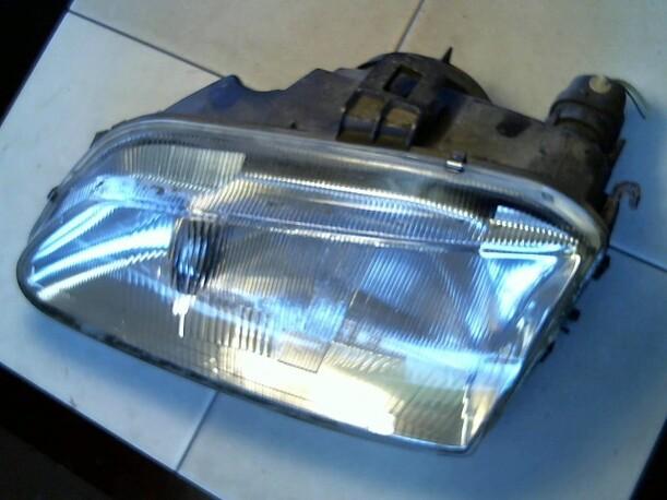 Foto: SCHEINWERFER LINKS eines Renault Megane Scenic 1.6e