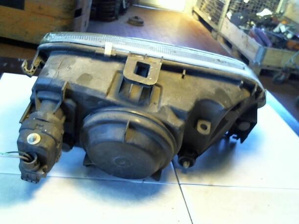 Foto: SCHEINWERFER LINKS eines Renault Megane Scenic 1.6e