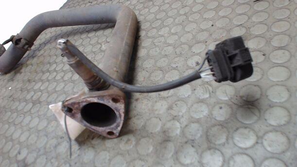 Foto: AUSPUFFROHR VORN eines Seat Ibiza 1.4i