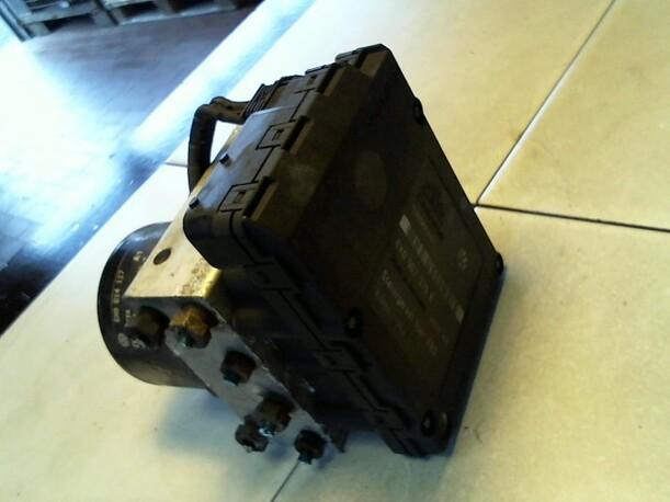 Foto: HAUPTBREMSAGGREGAT ABS eines Seat Ibiza 1.4