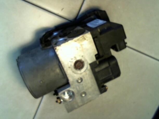 Foto: HAUPTBREMSAGGREGAT ABS eines Mitsubishi Space Star 1.6
