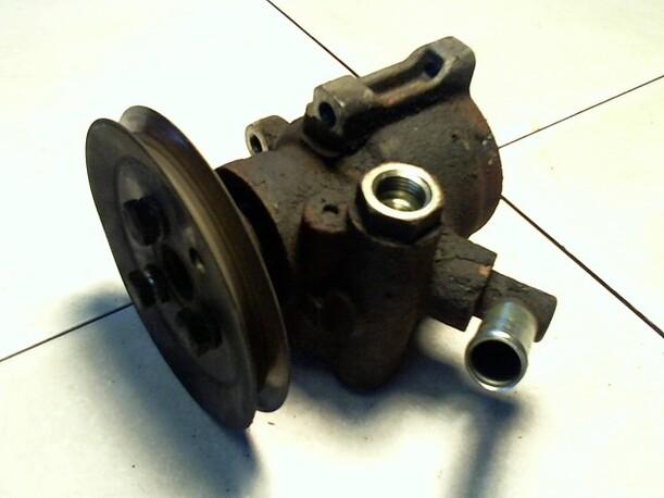 Foto: LENKGETRIEBEPUMPE eines VW Golf 1.8
