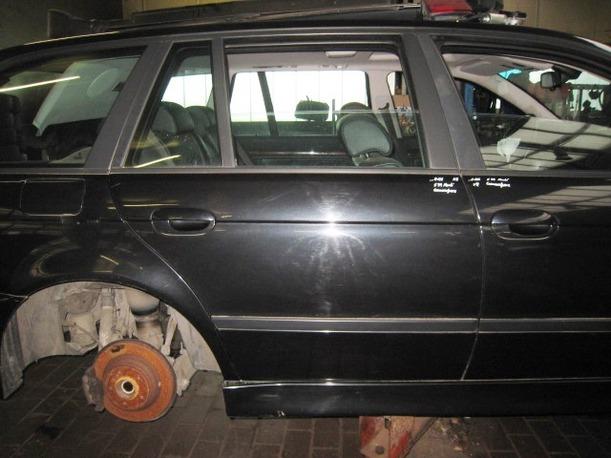 Foto: TÜR HINTEN RECHTS eines BMW 540i touring