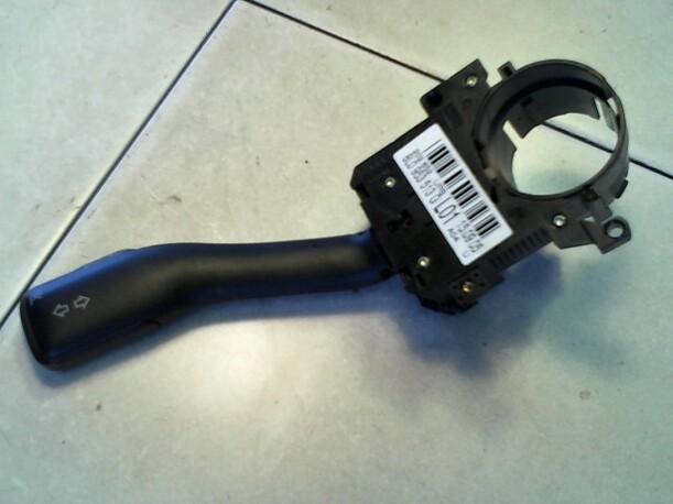 Foto: BLINKSCHALTER/KOMBISCHALTER L eines Skoda Fabia 1.2 HTP