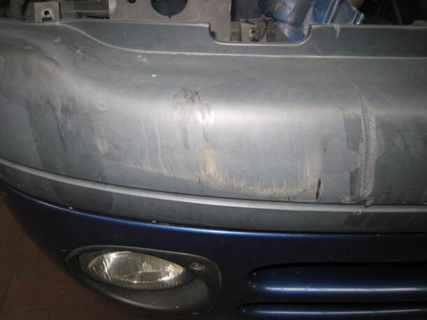 Foto: STOßFÄNGER / STOßSTANGE VORNE eines Renault Clio 1.2