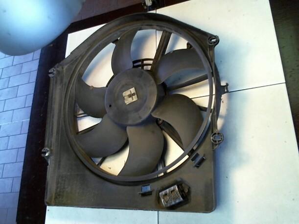 Foto: ELEKTROLÜFTER eines Renault Clio 1.2