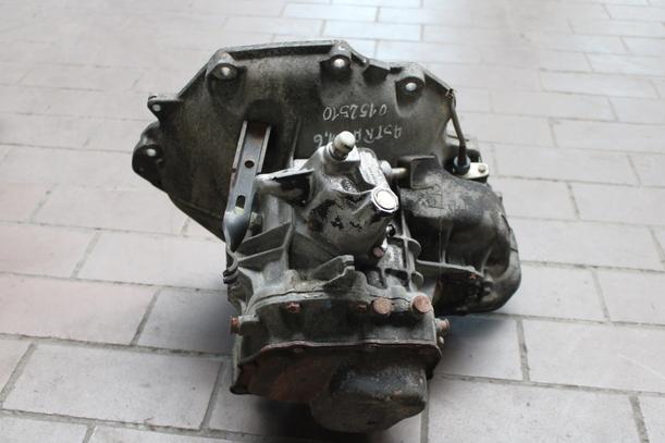 Foto: SCHALTGETRIEBE 5-GANG eines Opel Astra Cabrio 1.6i