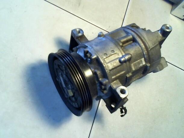 Foto: KOMPRESSOR KLIMAANLAGE eines Fiat Stilo Multi Wagon 1.6 16V