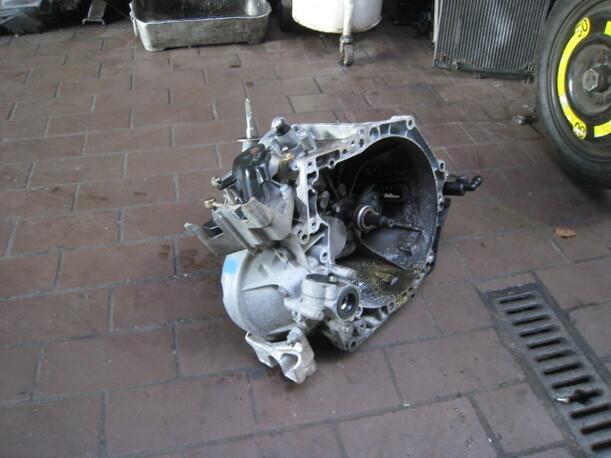 Foto: SCHALTGETRIEBE 5-GANG eines Citroen Xsara Picasso 1.6 HDi FAP