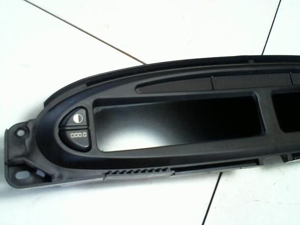 Foto: TACHOEINHEIT eines Citroen Xsara Picasso 1.6 HDi FAP