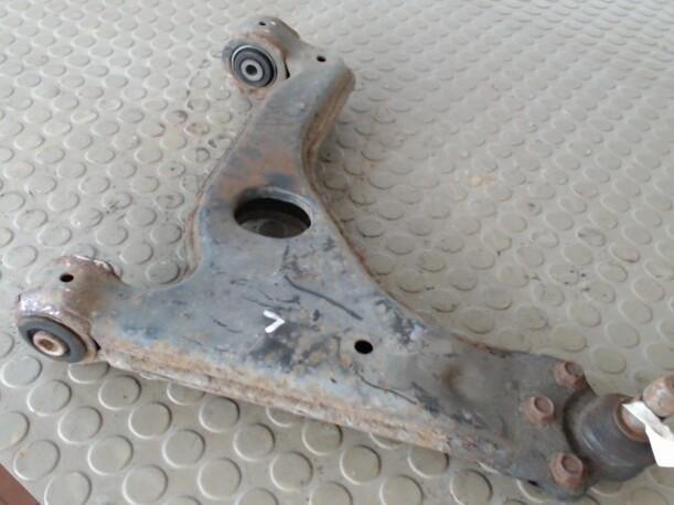 Foto: QUERLENKER VORN LINKS eines Opel Vectra 2.2 DTI Caravan