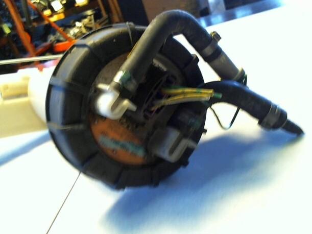 Foto: KRAFTSTOFFPUMPE eines Peugeot 106
