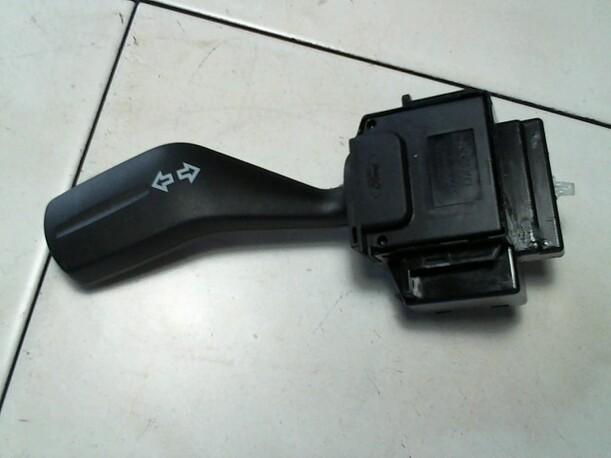 Foto: BLINKSCHALTER/KOMBISCHALTER eines Ford Transit Connect (Lang)