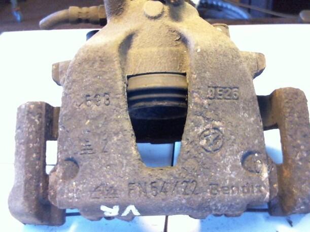 Foto: BREMSSATTEL VORN RECHTS eines Alfa Romeo 156 2.0 16V Twin Spark