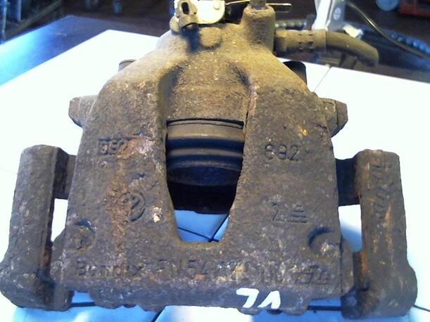 Foto: BREMSSATTEL VORN LINKS eines Alfa Romeo 156 2.0 16V Twin Spark