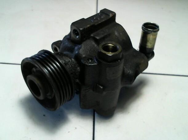Foto: LENKGETRIEBEPUMPE eines Ford Mondeo Turnier