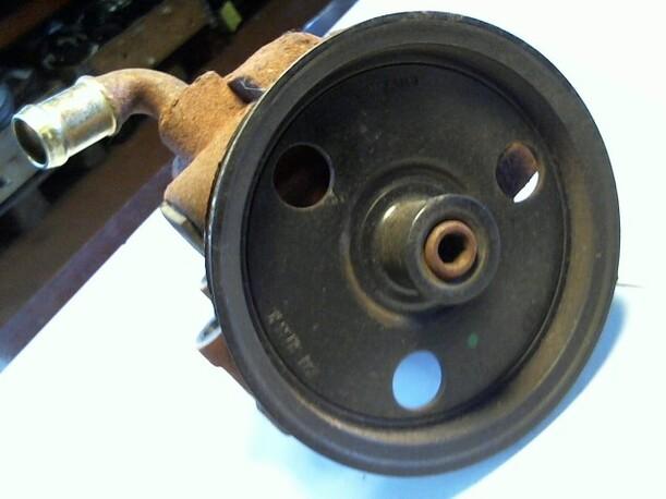Foto: LENKGETRIEBEPUMPE eines Ford Ka
