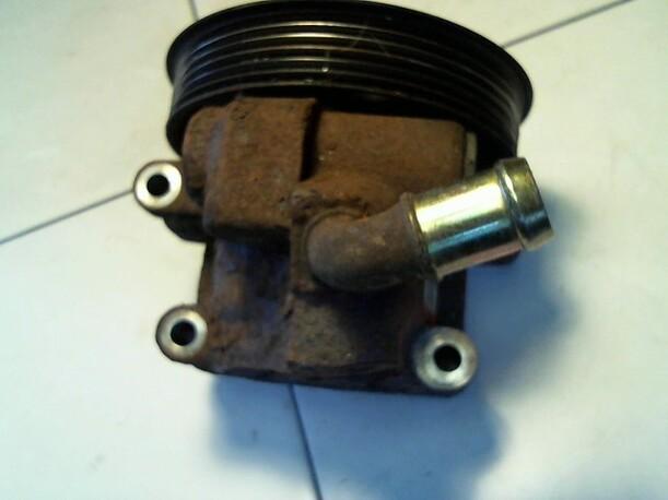 Foto: LENKGETRIEBEPUMPE eines Ford Ka