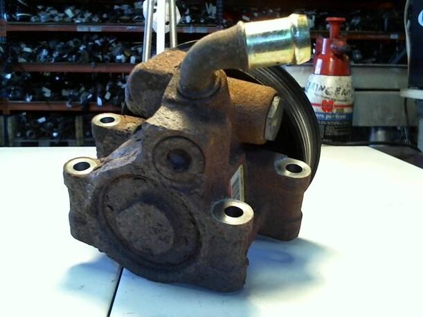 Foto: LENKGETRIEBEPUMPE eines Ford Ka