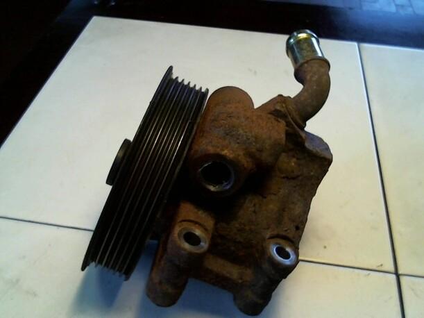 Foto: LENKGETRIEBEPUMPE eines Ford Ka