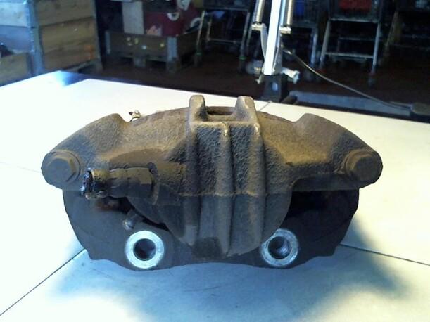 Foto: BREMSSATTEL VORN LINKS eines Peugeot 206 CC 110