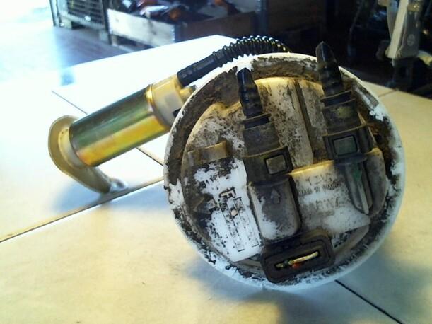 Foto: KRAFTSTOFFPUMPE eines Peugeot 206 CC 110