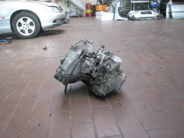 Foto: SCHALTGETRIEBE 5-GANG eines Opel Corsa 1.0 12V
