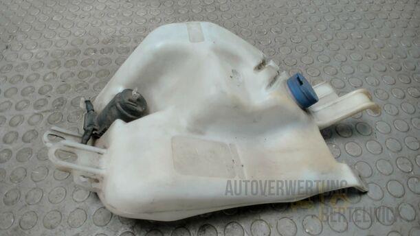Foto: SCHEIBENWASCHBEHÄLTER eines Alfa Romeo 145 1.6 Twin Spark GSi