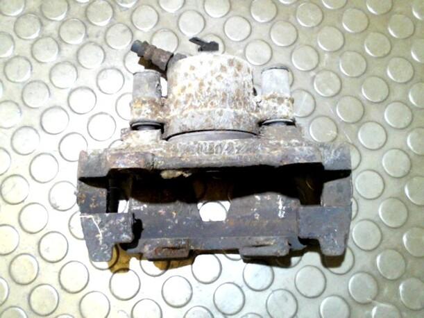 Foto: BREMSSATTEL VORN LINKS eines Alfa Romeo 145 1.6 Twin Spark GSi
