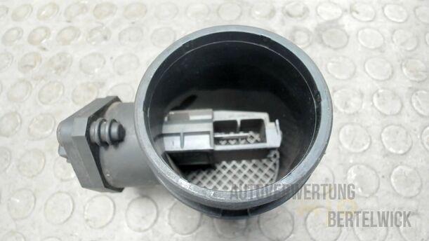 Foto: LUFTMASSENMESSER BOSCH eines Alfa Romeo 145 1.6 Twin Spark GSi