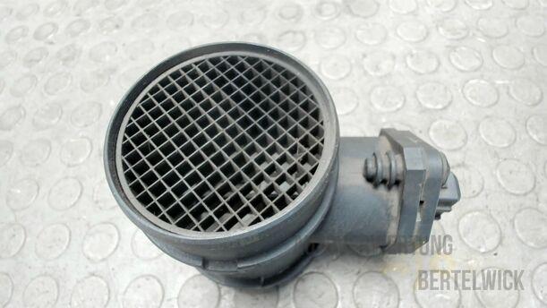 Foto: LUFTMASSENMESSER BOSCH eines Alfa Romeo 145 1.6 Twin Spark GSi