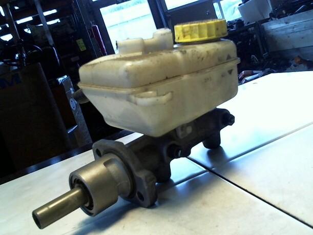 Foto: HAUPTBREMSZYLINDER eines VW Polo 1.2