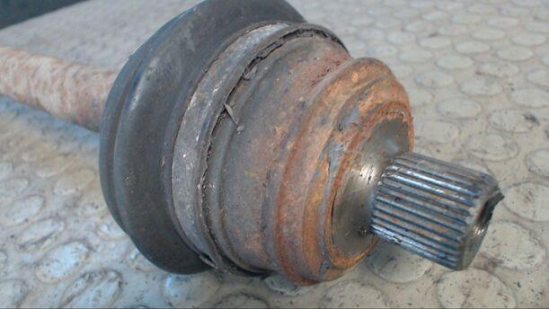 Foto: ANTRIEBSWELLE LINKS eines Audi 80