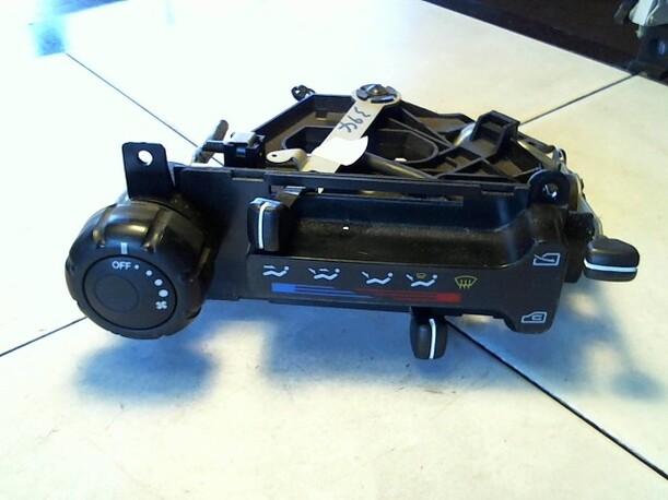 Foto: HEIZUNGSBETÄTIGUNG eines Hyundai Atos Prime 1.0i