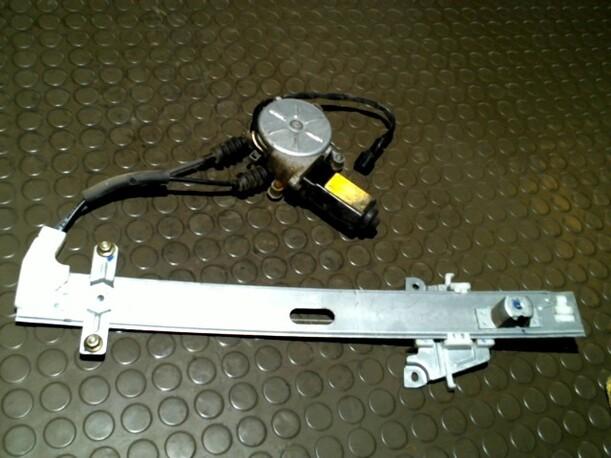 Foto: FENSTERHEBER ELEKKTR. HINTEN LINKS eines Kia Sportage 16V Club