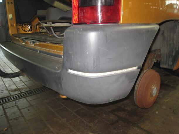 Foto: STOßSTANGE / STOSSFÄNGER HINTEN eines Peugeot Partner Kombi 75