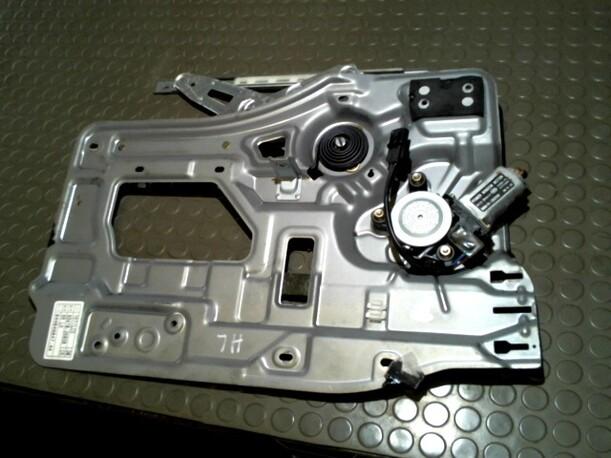 Foto: FENSTERHEBER ELEKTR. HINTEN LINKS eines Hyundai Santa Fe 2.7 V6 4WD