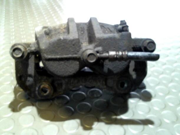 Foto: BREMSSATTEL VORN RECHTS eines Hyundai Santa Fe 2.7 V6 4WD