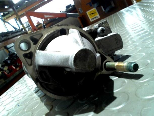 Foto: ANLASSER / STARTER MANDO eines Hyundai Santa Fe 2.7 V6 4WD