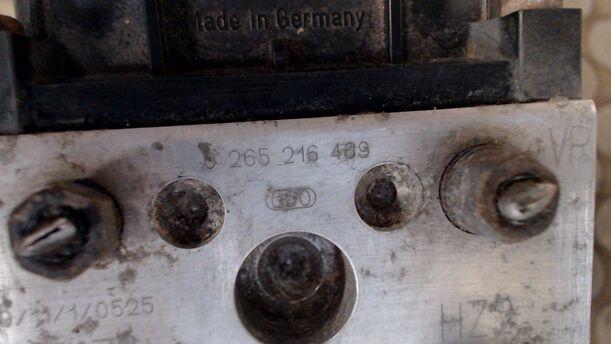 Foto: HAUPTBREMSAGGREGAT ABS eines Saab 900 2.0i