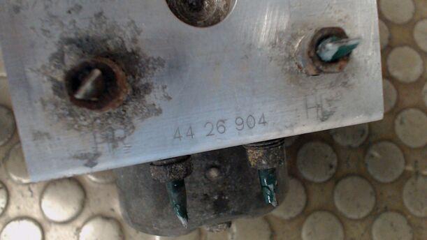 Foto: HAUPTBREMSAGGREGAT ABS eines Saab 900 2.0i